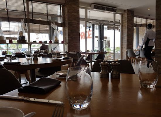 guinea/mamou-region/restaurant/la-city