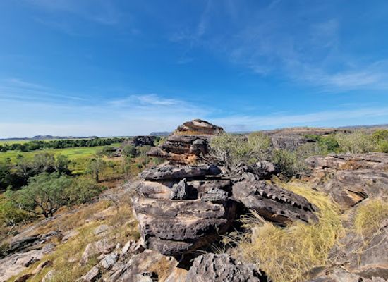 australia/kakadu-national-park/restaurant/ubirr-border-store-injalak-arts