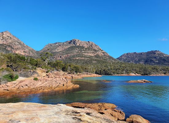 australia/freycinet-national-park/restaurant/honeymoon-bay