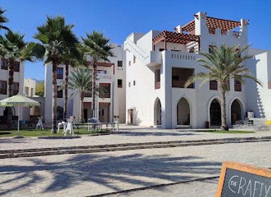 oman/al-hajar-ash-sharqi/restaurant/the-courtyard-jebal-sifah-resort