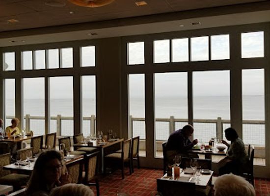 california/monterey/monterey-bay-aquarium/restaurant/the-c-restaurant-bar