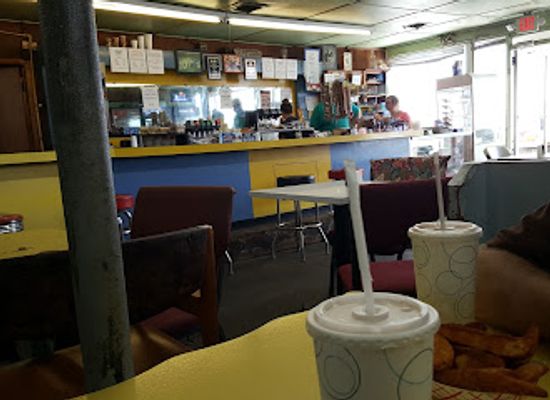 maryland/janes-island-state-park/restaurant/gordon-s-confectionary