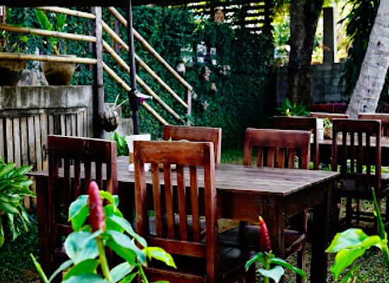 laos/phou-bia/restaurant/lang-ban-garden-restaurant