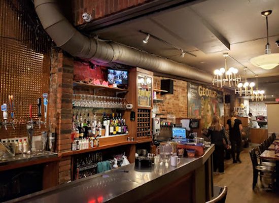 canada/toronto/entertainment-district/restaurant/hey-lucy