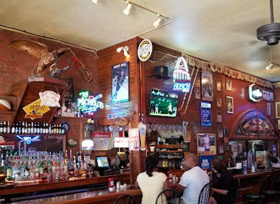 missouri/missouri-river-valley/restaurant/big-a-s-on-the-riverfront
