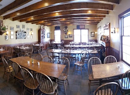iowa/driftless-area/restaurant/breitbach-s-country-dining