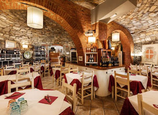 italy/chianti-classico/restaurant/ristorante-pizzeria-la-cantina