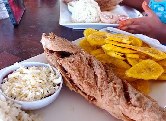 honduras/colon-region/restaurant/arena-s-restaurant