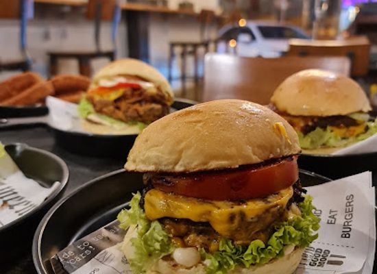 bahrain/riffa/restaurant/ain-meem-burger