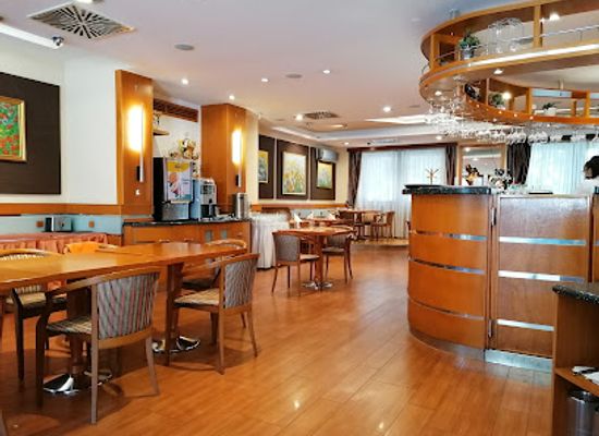 hungary/gyor/restaurant/carmen-etterem