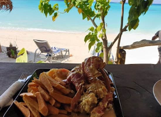 vanuatu/santo/restaurant/port-olry-beach-resort-harbour-view-restaurant