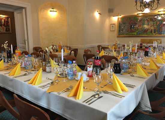 hungary/eger/restaurant/arany-oroszlan-etterem