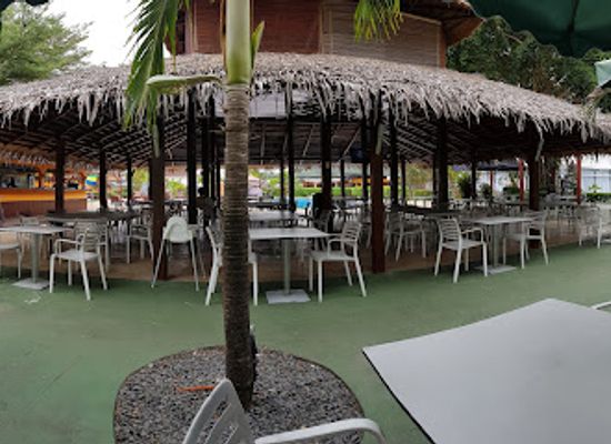 gabon/bitam/restaurant/beach-club