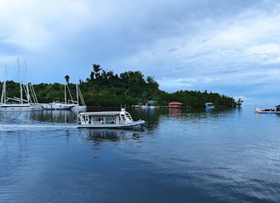 indonesia/raja-ampat/restaurant/rumah-makan-sederhana