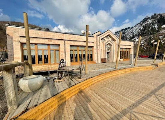 kazakhstan/altai-mountains/restaurant/auyl