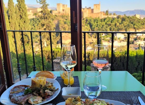 spain/granada/albaicin/restaurant/restaurante-carmen-verde-luna