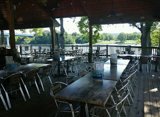 tennessee/tennessee-river-valley/restaurant/riverview-restaurant-marina