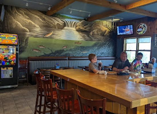 minnesota/north-shore/restaurant/cove-point-crossings