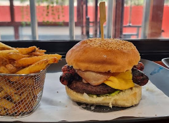 guinea/kissidougou-region/restaurant/mim-s-burger