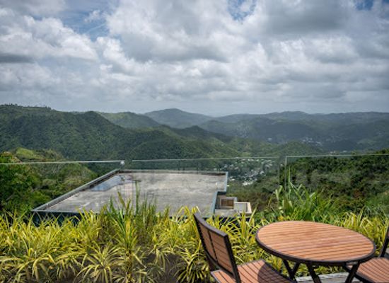 puerto-rico/central-mountain-range/restaurant/luna-montuna-restaurant