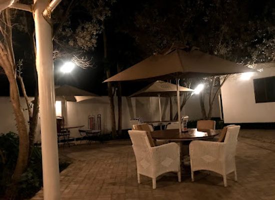 tanzania/arusha/restaurant/smiley-s