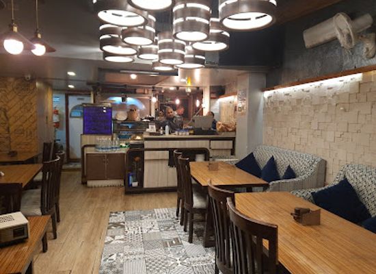 india/shimla/mall-road/restaurant/45-the-central