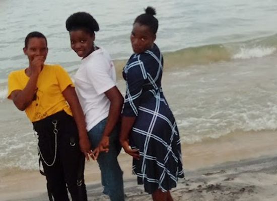 malawi/kande-beach/restaurant/aunt-luse-restaurant