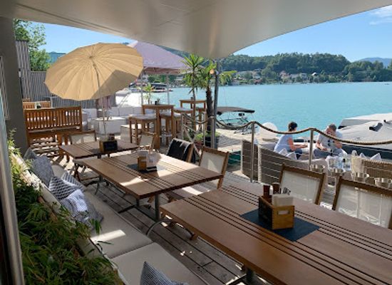 austria/worthersee/restaurant/lakeside