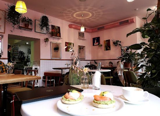 ukraine/kyiv/podil/restaurant/hum-hum