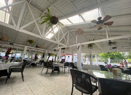 costa-rica/limon/restaurant/reina-s-restaurante
