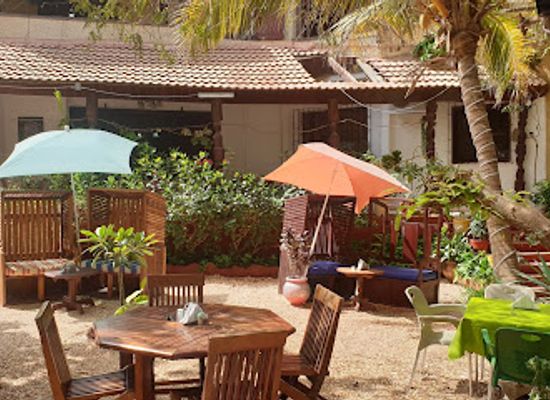 senegal/dakar/hann-bel-air/restaurant/mawa-s-american-garden-restaurant