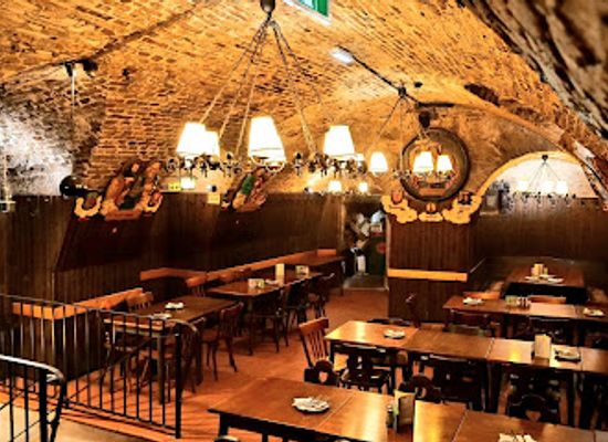 austria/vienna-woods/restaurant/zwolf-apostelkeller