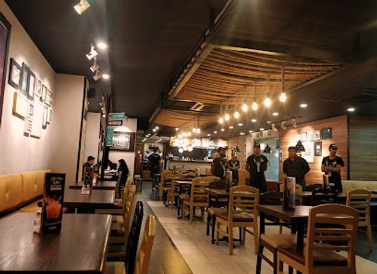 bangladesh/dhaka/banani/restaurant/chillox-banani
