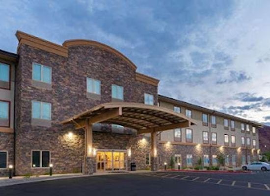utah/arches-national-park/restaurant/wingate-by-wyndham-moab