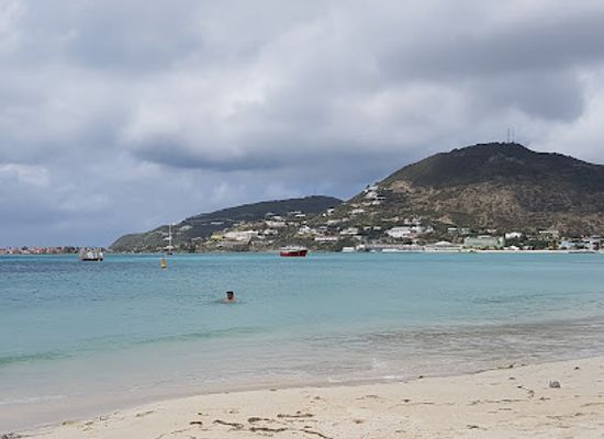 sint-maarten/little-bay-beach/restaurant/lazy-lizard-restaurant-craft-bar