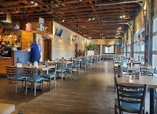 florida/ocala-national-forest/restaurant/eaton-s-beach-sandbar-grill
