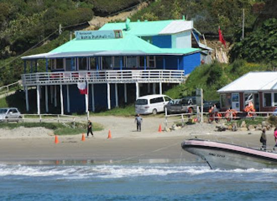 chile/chiloe-archipelago/restaurant/restaurant-bahia-punihuil-chiloe