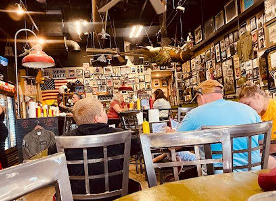 missouri/ozarks/restaurant/cafe-b-29