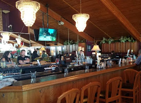 pennsylvania/laurel-highlands/restaurant/denunzio-s-italian-chophouse-sinatra-bar-latrobe