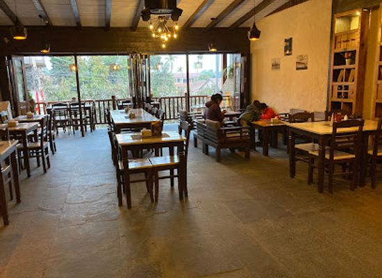 nepal/narayani-zone/restaurant/90-s-greassy-spoon-restaurant-sauraha
