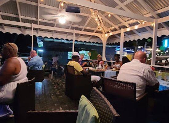 grenada/hillsborough/restaurant/paradise-beach-club-carriacou