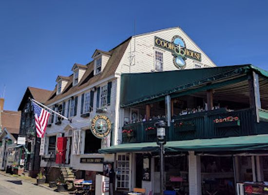 rhode-island/sachuest-point-national-wildlife-refuge/restaurant/clarke-cooke-house