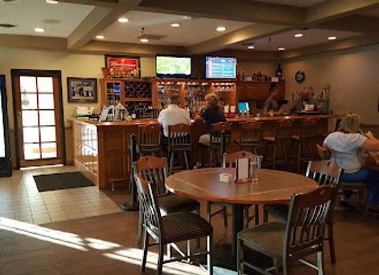 indiana/terre-haute/restaurant/dawgleg-at-idle-creek