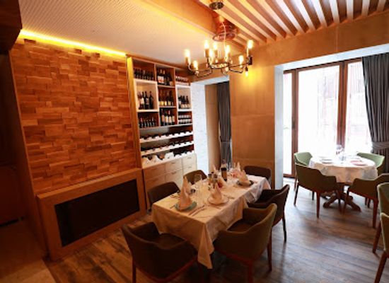 kosovo/nokshiq/restaurant/lisa-s-restaurant