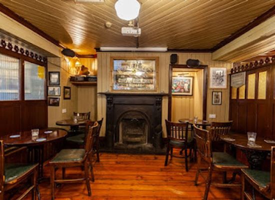 ireland/county-kildare/restaurant/cunningham-s-bar-food-live-music