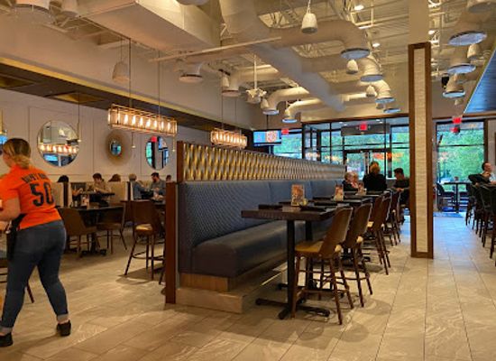 virginia/charlottesville/restaurant/ralph-sampson-s-american-taproom