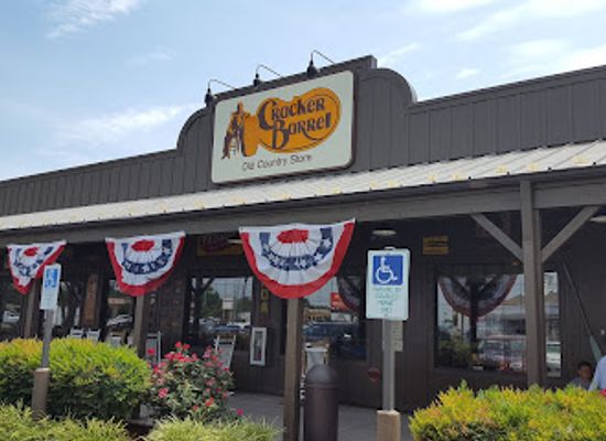 delaware/delaware-beaches/restaurant/cracker-barrel-old-country-store