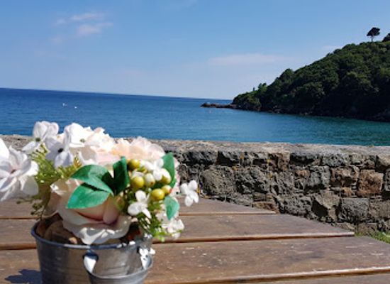 guernsey/perelle-bay/restaurant/the-beach-cafe
