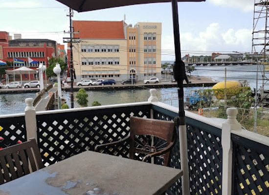curacao/willemstad/otrobanda/restaurant/culture-deli-cafe