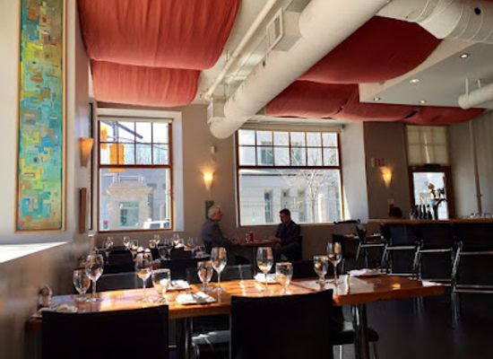 canada/ottawa/restaurant/play-food-wine